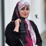 روسری نخی کاستوم سیتو طرح رزین 3 قواره 110 سفید سرخابی مشکی طلایی - تصویر 11